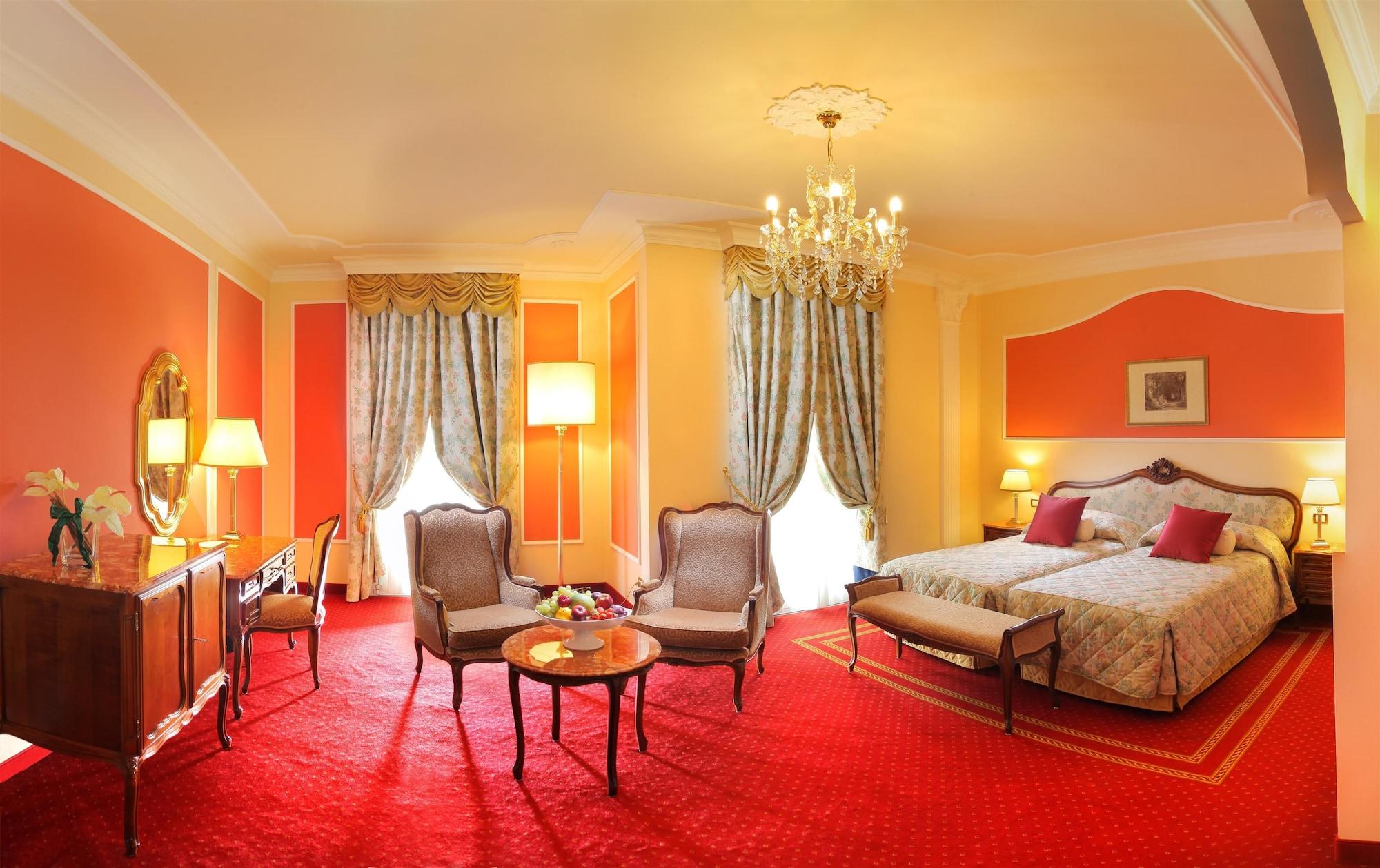 Grand Hotel Trieste & Victoria Abano Terme Exterior foto A suite at the Hotel de l'Europe